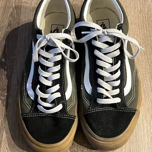 Vans Men's Black, White, and Green Sneakers